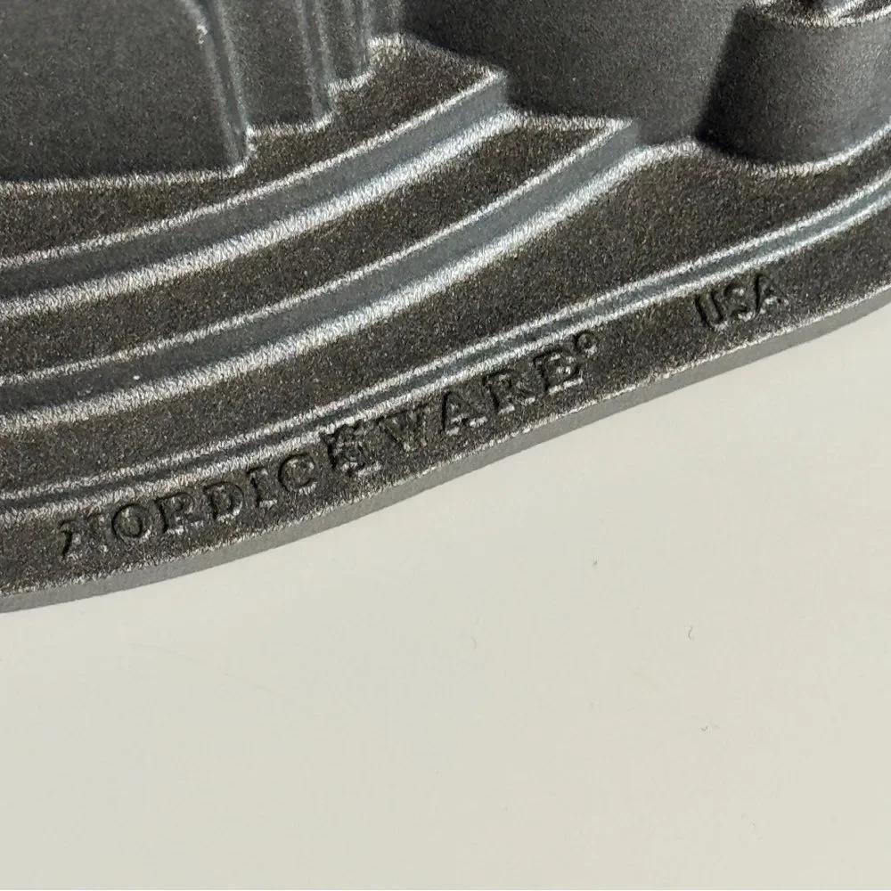 Nordic Ware Palace Royale Bundt Pan 10 cup